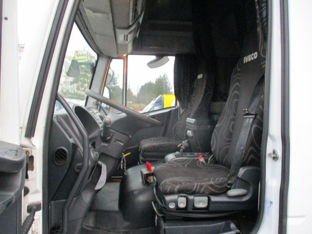 Iveco 140E22 - Abrollkipper: das Bild 3 Iveco 140E22 - Abrollkipper: das Bild 3