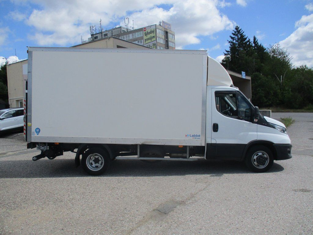 Iveco 35C16 Daily 3,0l - Koffer Transporter: das Bild 4 Iveco 35C16 Daily 3,0l - Koffer Transporter: das Bild 4