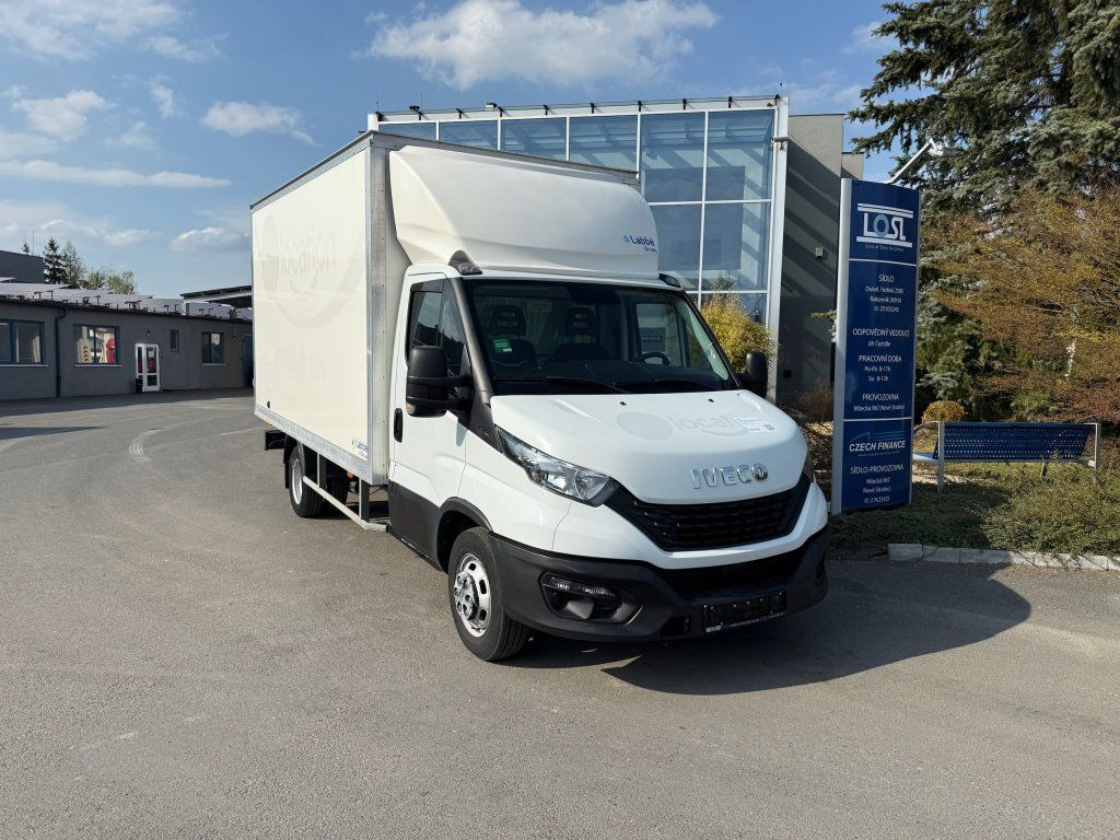 Iveco 35C16 Daily - Koffer Transporter: das Bild 2 Iveco 35C16 Daily - Koffer Transporter: das Bild 2