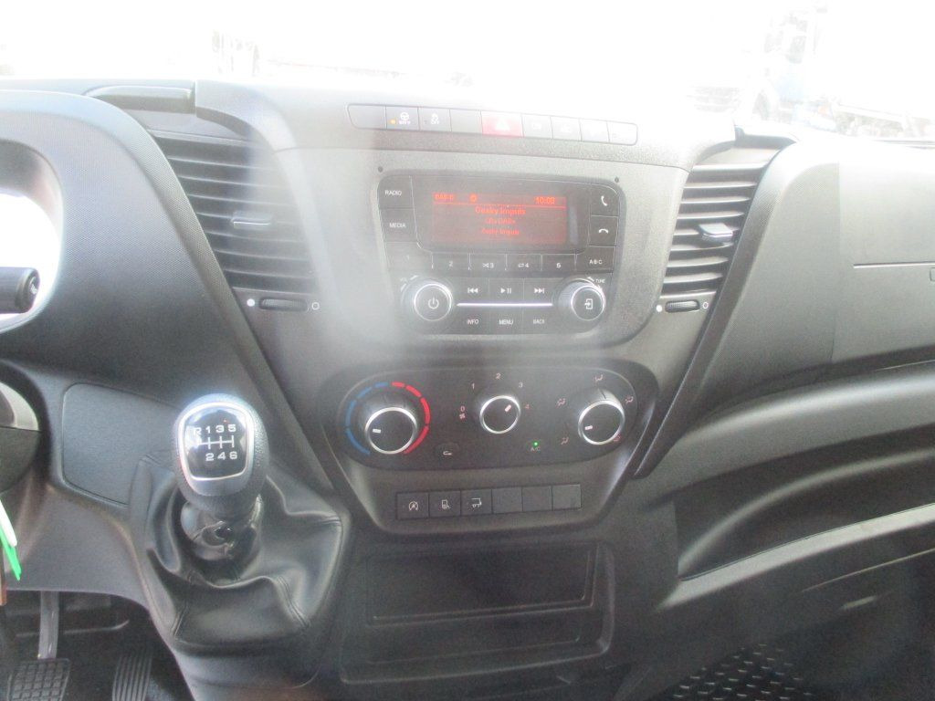 Koffer Transporter Iveco Daily 35C16: das Bild 19