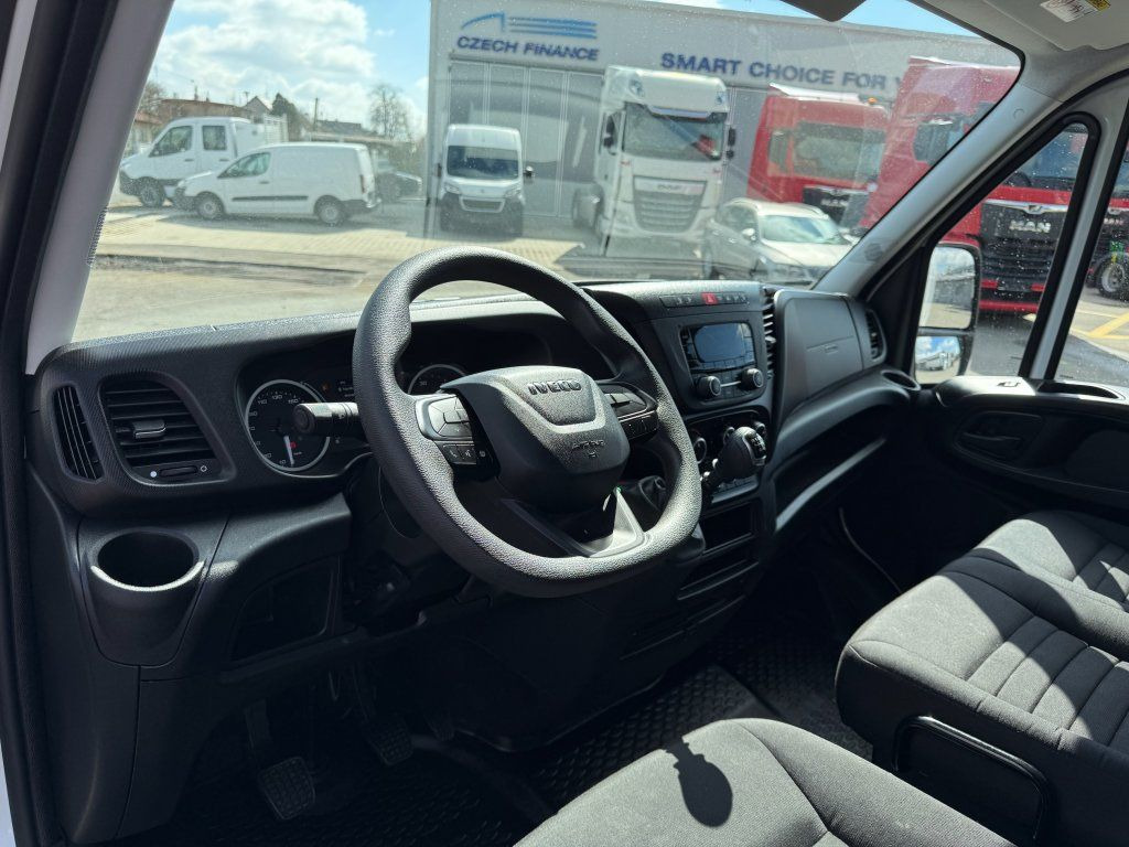 Koffer Transporter Iveco Daily 35C16: das Bild 13