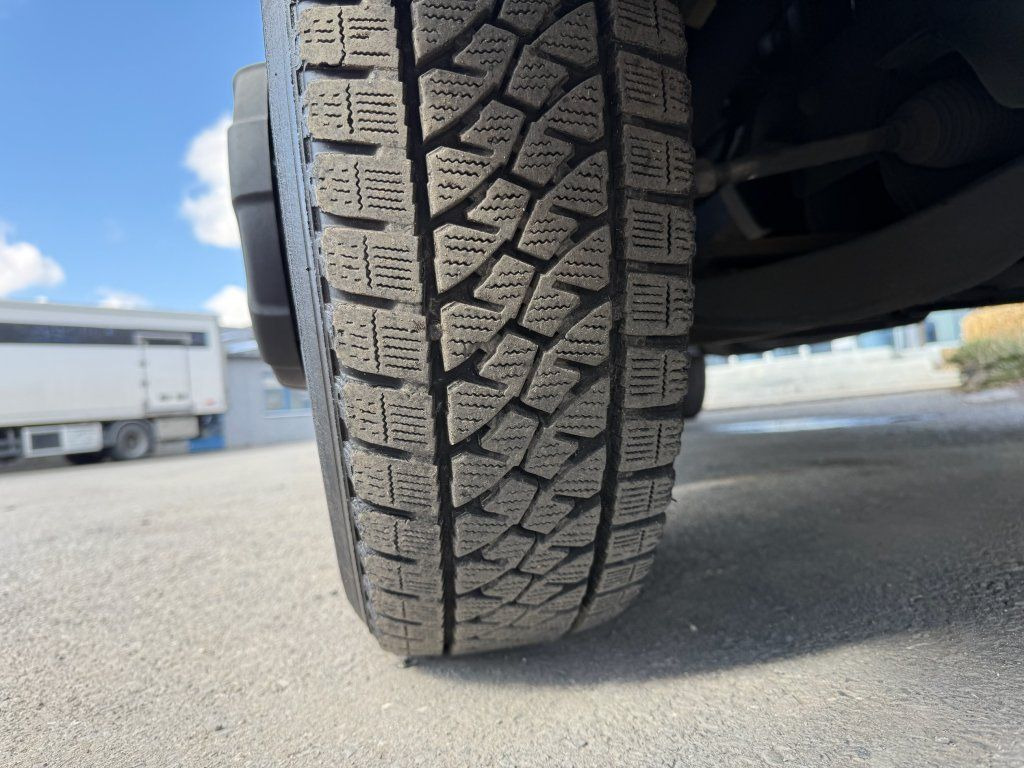 Koffer Transporter Iveco Daily 35C16: das Bild 10