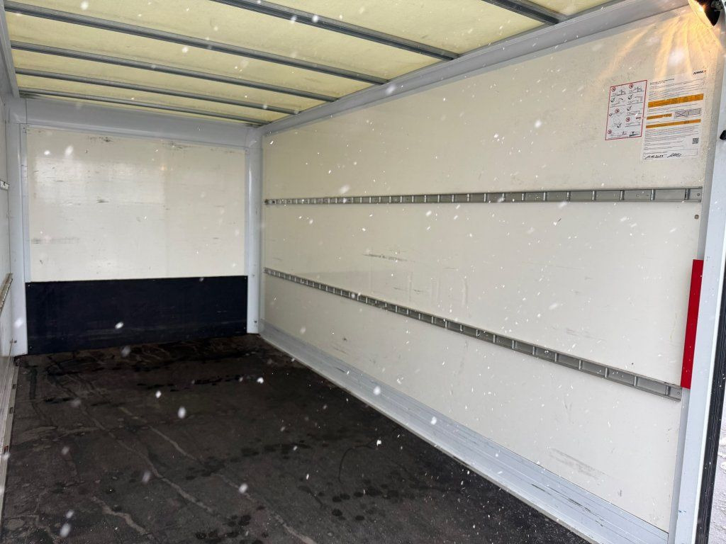 Koffer Transporter Iveco Daily 35C16: das Bild 16 Koffer Transporter Iveco Daily 35C16: das Bild 16