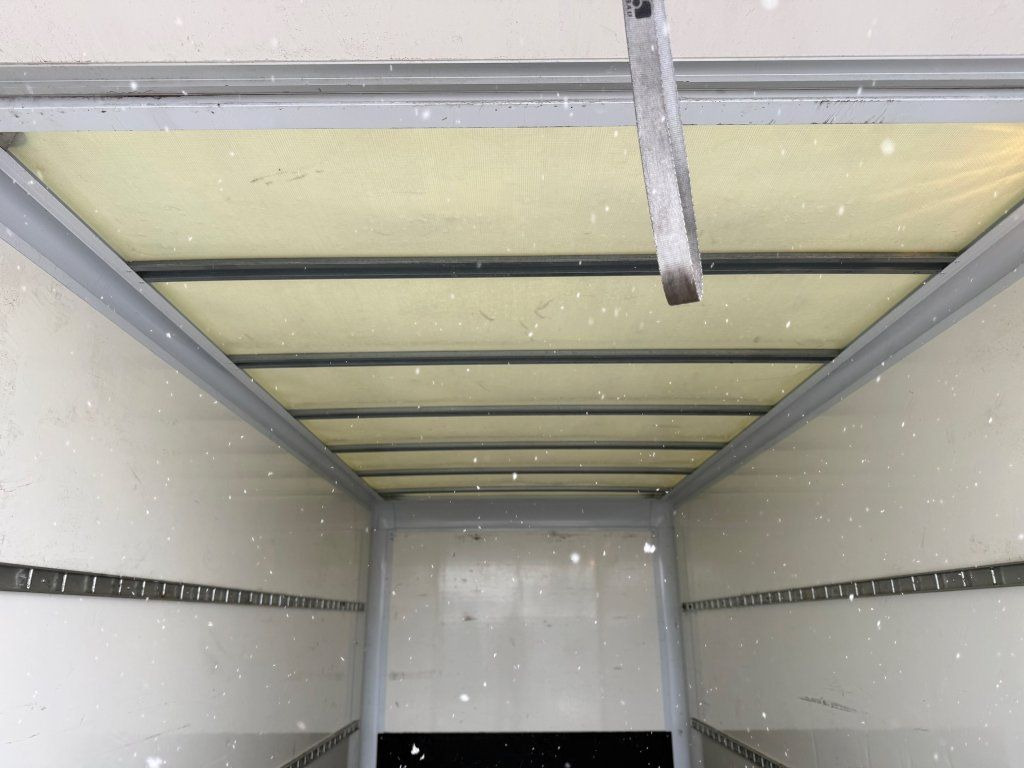 Koffer Transporter Iveco Daily 35C16: das Bild 18 Koffer Transporter Iveco Daily 35C16: das Bild 18