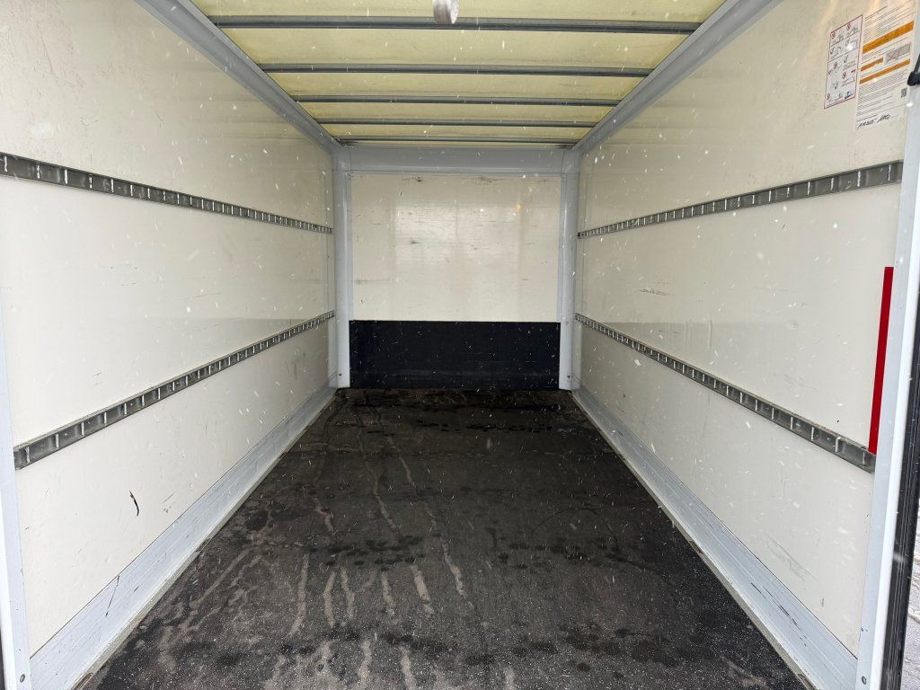 Koffer Transporter Iveco Daily 35C16: das Bild 14 Koffer Transporter Iveco Daily 35C16: das Bild 14