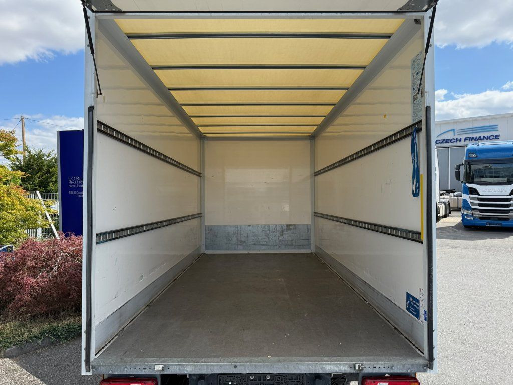 Koffer Transporter Iveco Daily 35C16: das Bild 11