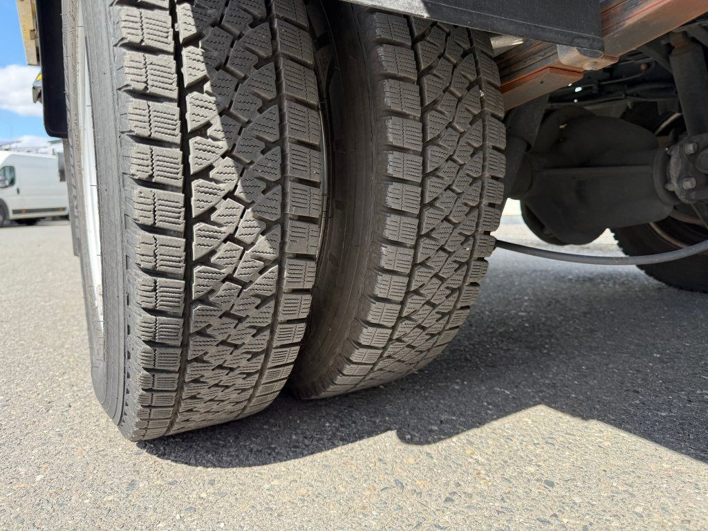 Koffer Transporter Iveco Daily 35C16: das Bild 8