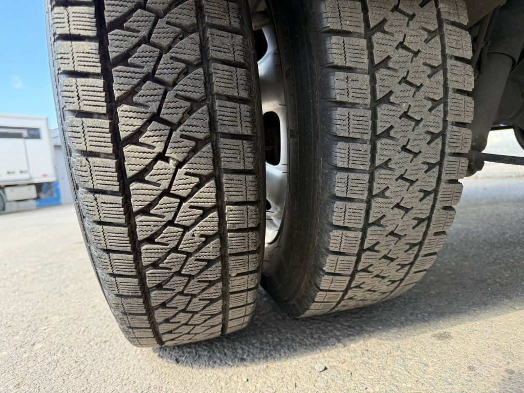 Koffer Transporter Iveco Daily 35C16: das Bild 9