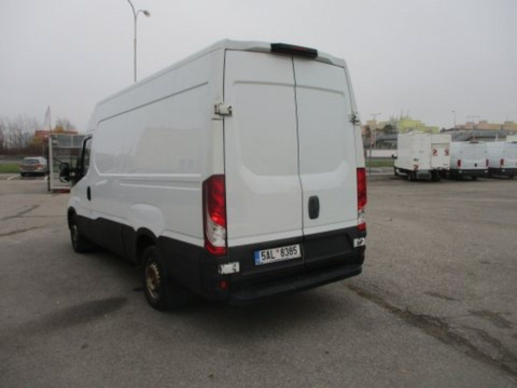 Iveco Daily 35S15V - Kastenwagen: das Bild 2 Iveco Daily 35S15V - Kastenwagen: das Bild 2