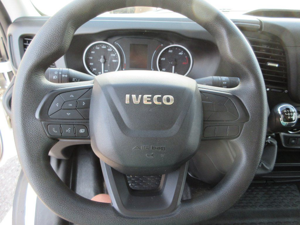 Kastenwagen Iveco Daily 35S16: das Bild 11