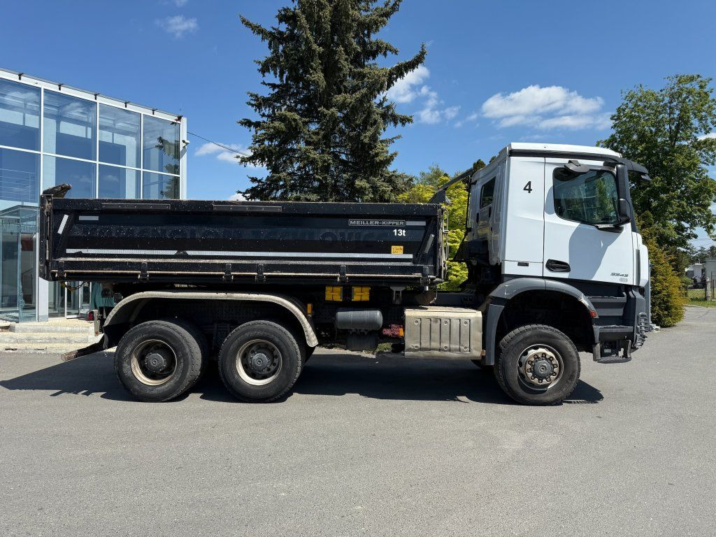 Mercedes-Benz 3343 Arocs 6x6 S3 EURO 6 - Kipper: das Bild 4 Mercedes-Benz 3343 Arocs 6x6 S3 EURO 6 - Kipper: das Bild 4