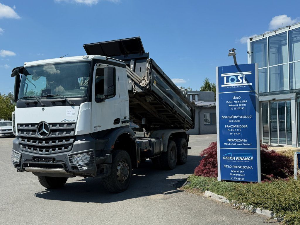 Mercedes-Benz 3343 Arocs 6x6 S3 EURO 6 - Kipper: das Bild 1 Mercedes-Benz 3343 Arocs 6x6 S3 EURO 6 - Kipper: das Bild 1