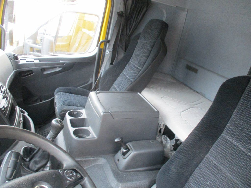 Mercedes-Benz Atego 210, Liege - Koffer Transporter: das Bild 4 Mercedes-Benz Atego 210, Liege - Koffer Transporter: das Bild 4