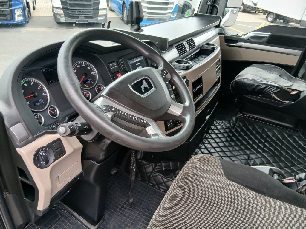 Sattelzugmaschine MAN TGX18.500 XXL EURO 6 MEGA/lowdeck: das Bild 12