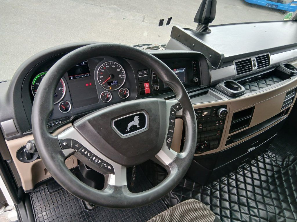 Sattelzugmaschine MAN TGX18.500 XXL EURO 6 MEGA/lowdeck: das Bild 13