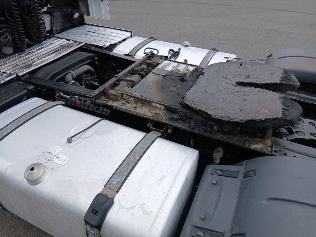 Sattelzugmaschine MAN TGX18.500 XXL EURO 6 MEGA/lowdeck: das Bild 6