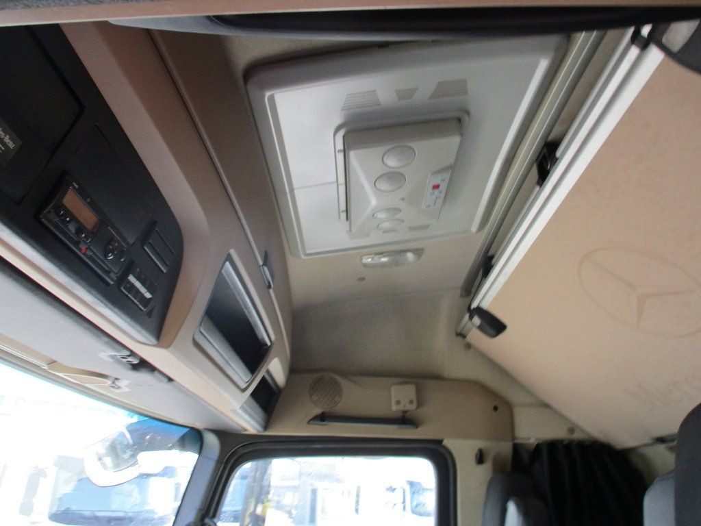 Sattelzugmaschine Mercedes-Benz 1845 Actros EURO 6 MEGA/lowdeck: das Bild 15
