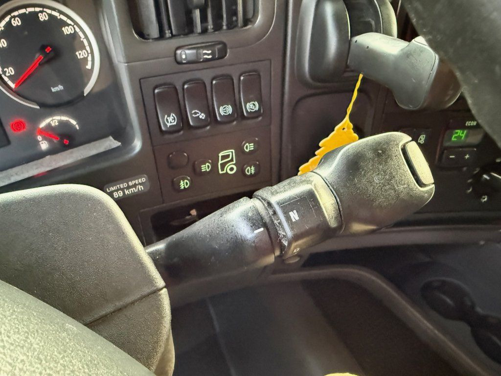 Sattelzugmaschine Scania G420 Highline EURO 5: das Bild 14 Sattelzugmaschine Scania G420 Highline EURO 5: das Bild 14