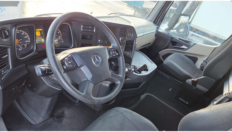 Mercedes-Benz Actros 1845 - Sattelzugmaschine: das Bild 5 Mercedes-Benz Actros 1845 - Sattelzugmaschine: das Bild 5