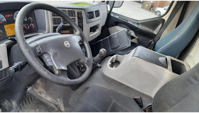 Volvo FL 240 - Plane LKW: das Bild 5 Volvo FL 240 - Plane LKW: das Bild 5