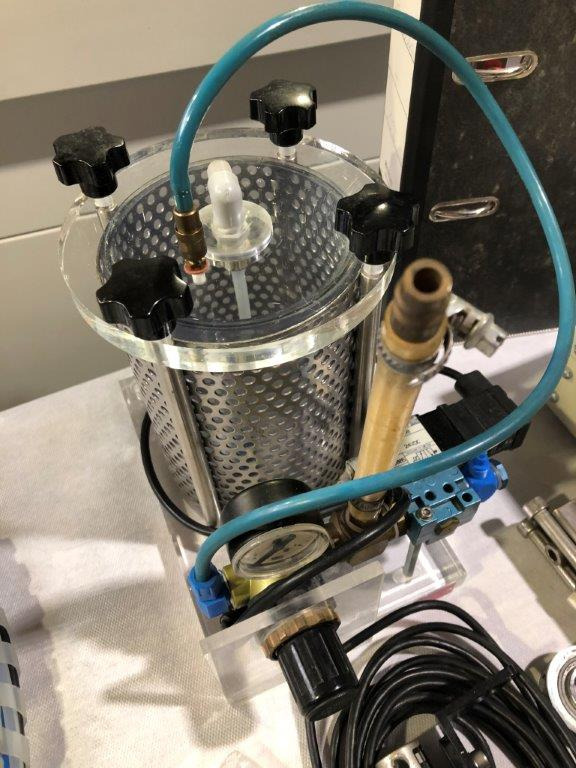 Baumer HHS C-210 cold gluing device - Falzmaschine: das Bild 4 Baumer HHS C-210 cold gluing device - Falzmaschine: das Bild 4