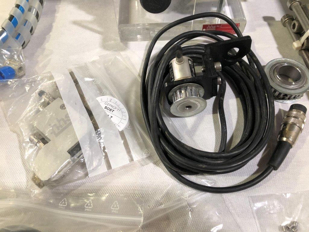 Baumer HHS C-210 cold gluing device - Falzmaschine: das Bild 3 Baumer HHS C-210 cold gluing device - Falzmaschine: das Bild 3