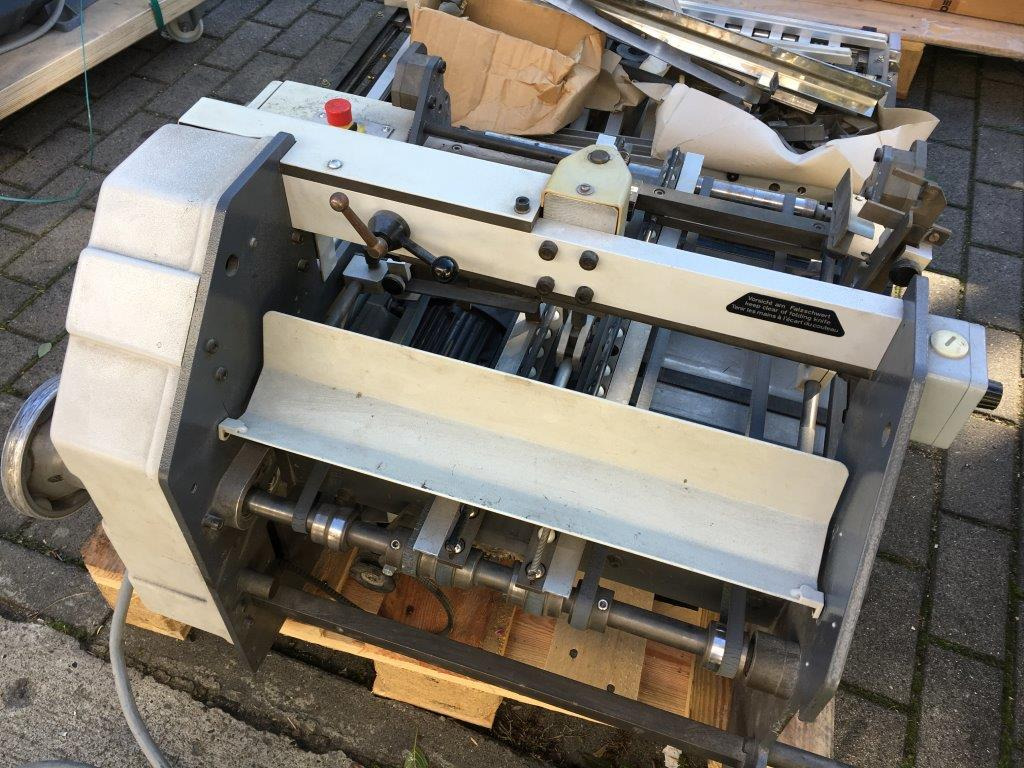 Heidelberg steel KBi 1-36 hook-in cross-fold unit - Falzmaschine: das Bild 4 Heidelberg steel KBi 1-36 hook-in cross-fold unit - Falzmaschine: das Bild 4