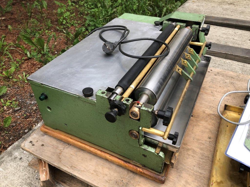 Sumbel Herold 400 Two Roll Gluing Machine - Bindemaschine: das Bild 1 Sumbel Herold 400 Two Roll Gluing Machine - Bindemaschine: das Bild 1