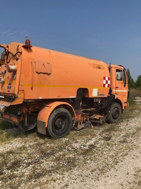 Bucher - Kehrmaschine: das Bild 4 Bucher - Kehrmaschine: das Bild 4