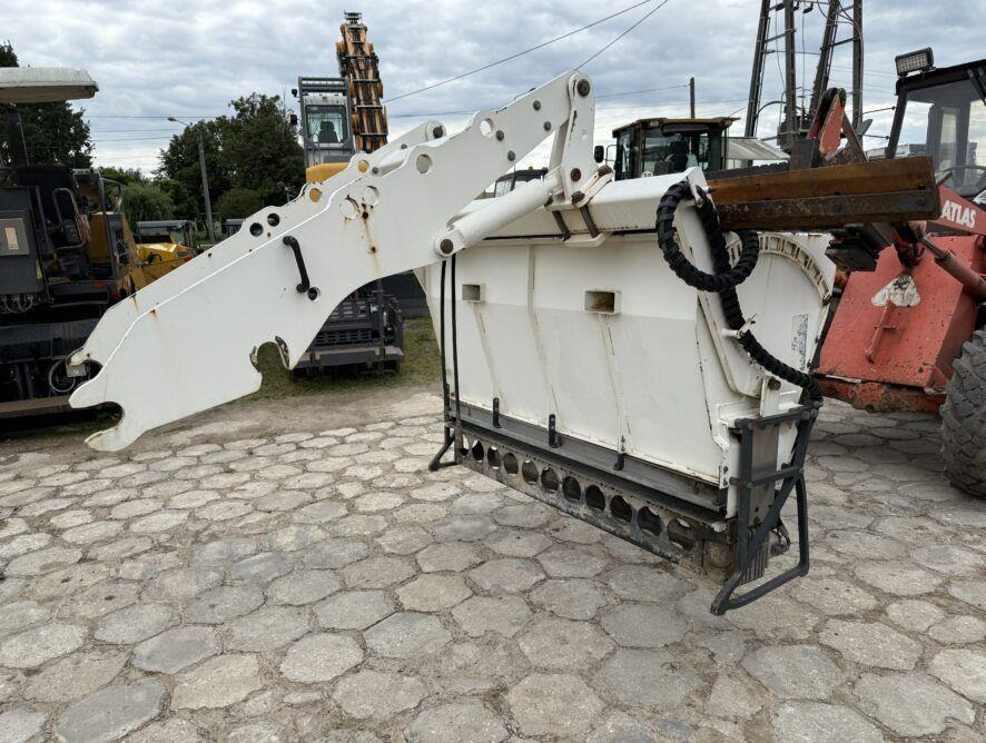 Bomag BW174 - Salzstreuer für Kommunal-/ Sonderfahrzeug: das Bild 2 Bomag BW174 - Salzstreuer für Kommunal-/ Sonderfahrzeug: das Bild 2