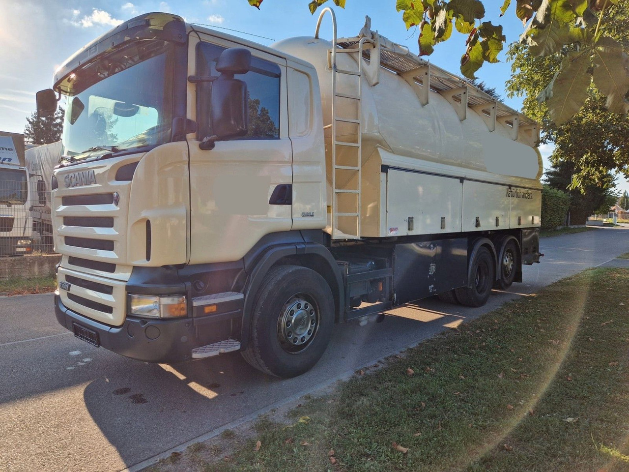 Scania R440 31m³ SILO 4 Kammer/Retarder/Kompressor/Lift - Andere Technik: das Bild 1 Scania R440 31m³ SILO 4 Kammer/Retarder/Kompressor/Lift - Andere Technik: das Bild 1