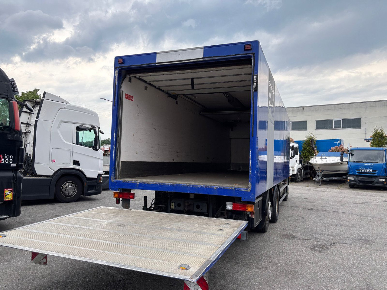 Kühlkoffer LKW Mercedes-Benz 2528 L LBW/Klima/Frigoblock: das Bild 9