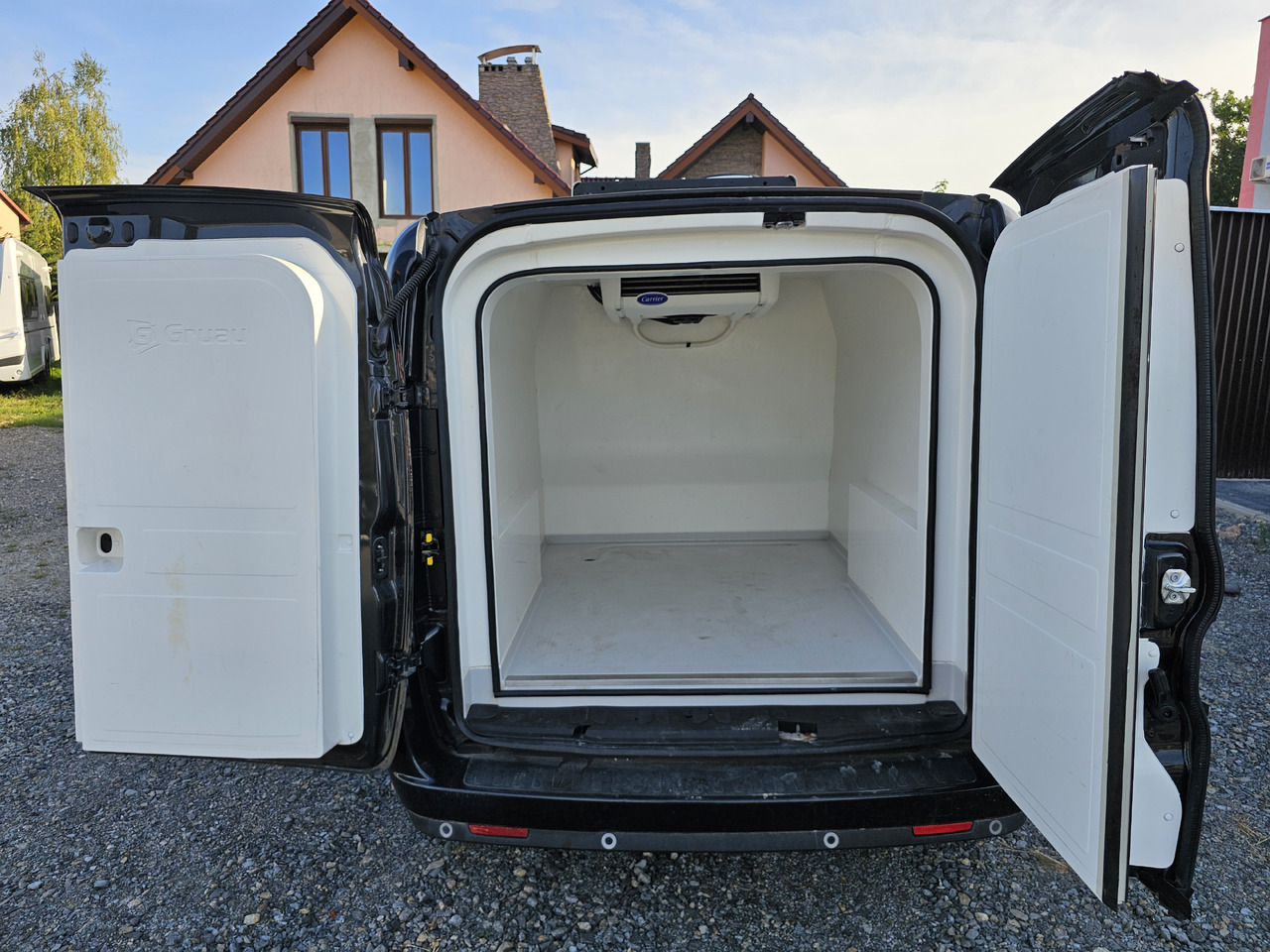 FIAT DOBLO CHLODNIA MROZNIA - 20 C CARRIER KLIMA EURO6 - Kühltransporter: das Bild 2 FIAT DOBLO CHLODNIA MROZNIA - 20 C CARRIER KLIMA EURO6 - Kühltransporter: das Bild 2