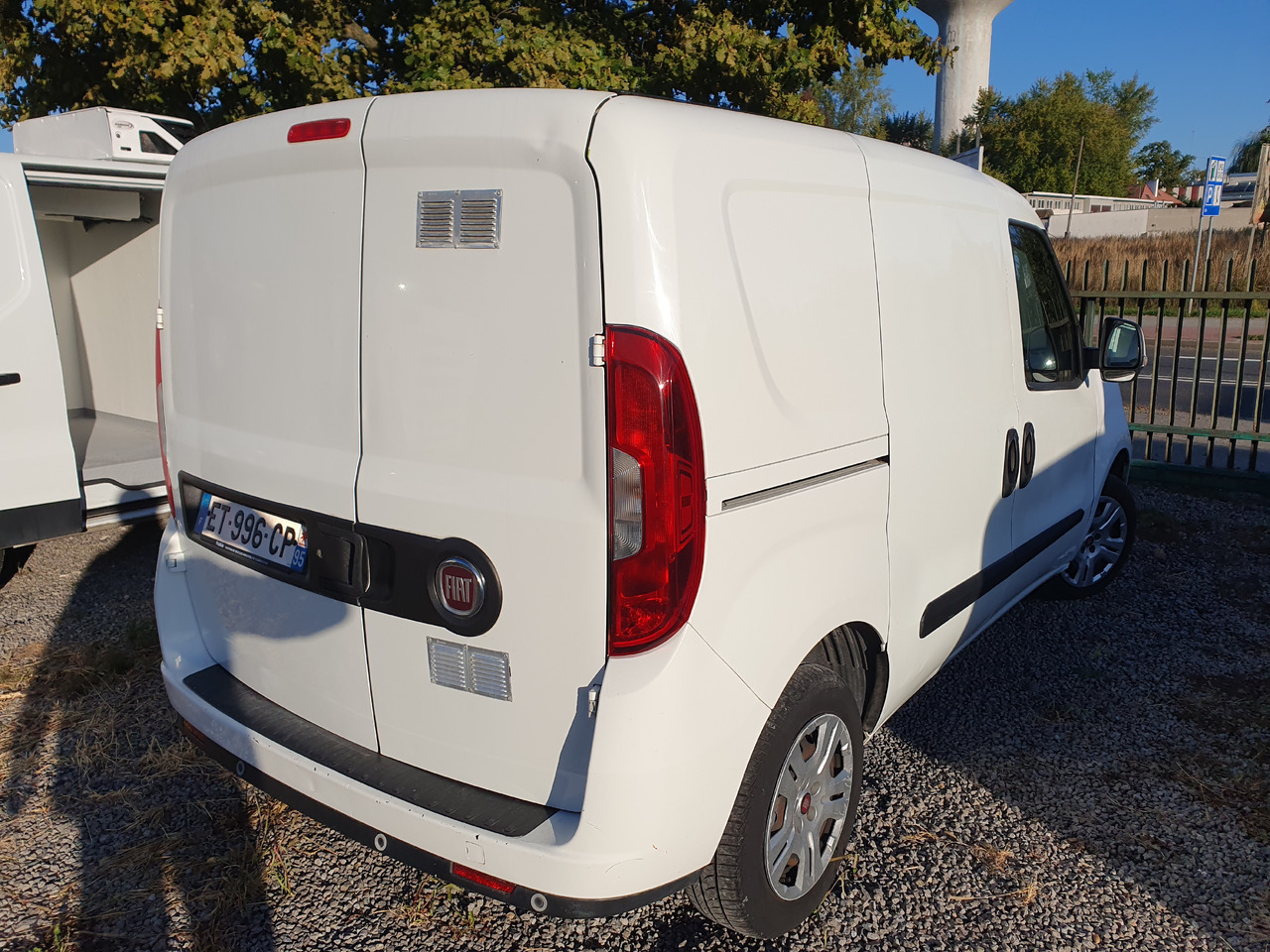 FIAT DOBLO CHLODNIA THERMOKING KLIMA EURO6 - Kühltransporter: das Bild 5 FIAT DOBLO CHLODNIA THERMOKING KLIMA EURO6 - Kühltransporter: das Bild 5