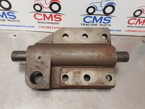 Vorderachse Case 1255xl, Apl3052 Front Axle Bearing Carrier 3229190r1, 1532872c2, 1532873c1: das Bild 6