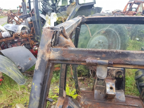 Case 5140, 5120, 5130, 5150 Cab Frame 241678a1, 1330957c3, 1340148c3 - Fahrerhaus: das Bild 5 Case 5140, 5120, 5130, 5150 Cab Frame 241678a1, 1330957c3, 1340148c3 - Fahrerhaus: das Bild 5