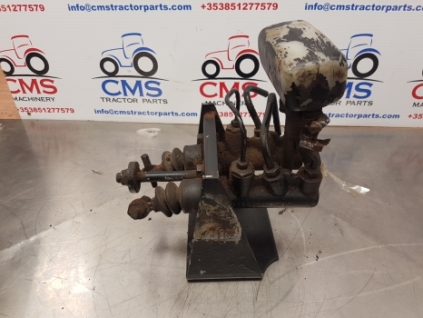 Case 856 Xl, 844 Xl, 745 Xl, 743 Xl Brake Master Cylinders 1287846c91, 226301a1 - Bremszylinder für Traktor: das Bild 1 Case 856 Xl, 844 Xl, 745 Xl, 743 Xl Brake Master Cylinders 1287846c91, 226301a1 - Bremszylinder für Traktor: das Bild 1