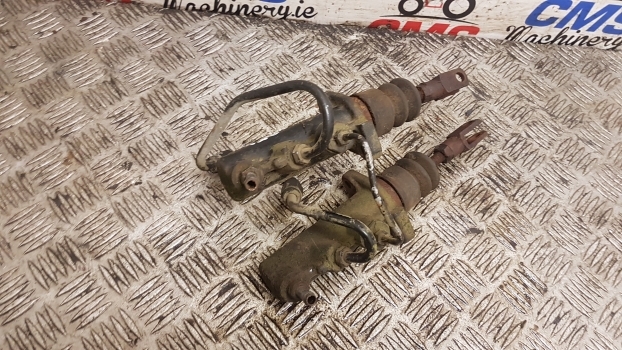Case 856 Xl, 844 Xl, 745 Xl, 743 Xl Brake Master Cylinders 1287846c91, 226301a1 - Bremszylinder für Traktor: das Bild 3 Case 856 Xl, 844 Xl, 745 Xl, 743 Xl Brake Master Cylinders 1287846c91, 226301a1 - Bremszylinder für Traktor: das Bild 3