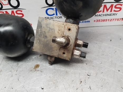Claas Arion 500, 600 Series 640 Brake Valve, Safety Block 0021603450, 0021603451 - Bremsventil für Traktor: das Bild 2 Claas Arion 500, 600 Series 640 Brake Valve, Safety Block 0021603450, 0021603451 - Bremsventil für Traktor: das Bild 2