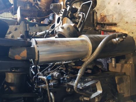 Deutz Agrotron M620 Lift Cylinder Ram 2.3749.012.0/10 - Hydraulik: das Bild 1 Deutz Agrotron M620 Lift Cylinder Ram 2.3749.012.0/10 - Hydraulik: das Bild 1