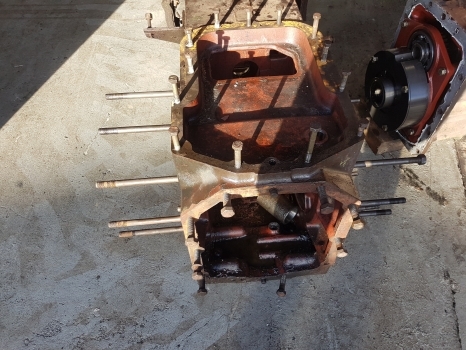 Fiat 1180 Rear Axle Central Case 5107674, 5107675 - Hinterachse für Traktor: das Bild 5 Fiat 1180 Rear Axle Central Case 5107674, 5107675 - Hinterachse für Traktor: das Bild 5