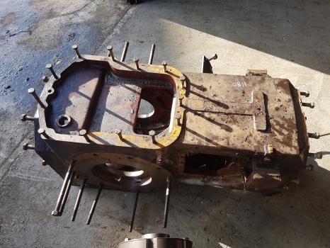 Fiat 1180 Rear Axle Central Case 5107674, 5107675 - Hinterachse für Traktor: das Bild 3 Fiat 1180 Rear Axle Central Case 5107674, 5107675 - Hinterachse für Traktor: das Bild 3