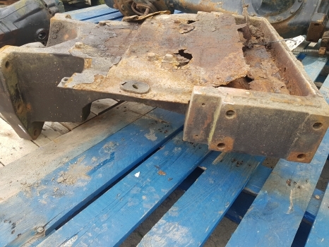 Fiat 90-90, 100-90, 110-90 Front Axle Support 5130607; 5109452 - Vorderachse für Traktor: das Bild 3 Fiat 90-90, 100-90, 110-90 Front Axle Support 5130607; 5109452 - Vorderachse für Traktor: das Bild 3