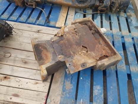 Fiat 90-90, 100-90, 110-90 Front Axle Support 5130607; 5109452 - Vorderachse für Traktor: das Bild 1 Fiat 90-90, 100-90, 110-90 Front Axle Support 5130607; 5109452 - Vorderachse für Traktor: das Bild 1