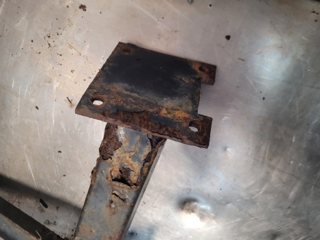 Ford 3930, 4630, 4830, 5030 Cab Footstep, Step Lhs E9nn16r500bb24m - Trittbrett: das Bild 4 Ford 3930, 4630, 4830, 5030 Cab Footstep, Step Lhs E9nn16r500bb24m - Trittbrett: das Bild 4