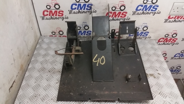 Ford 40 Series Cab Pedal Support Plate, Steering Support 82850738 E9nn3r863ah11m - Pedal für Traktor: das Bild 1 Ford 40 Series Cab Pedal Support Plate, Steering Support 82850738 E9nn3r863ah11m - Pedal für Traktor: das Bild 1
