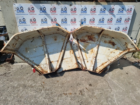 Ford 5000, 6000, 7000 Mudguard Pair As Pictures, 82008463, 82008463 - Kotflügel: das Bild 1 Ford 5000, 6000, 7000 Mudguard Pair As Pictures, 82008463, 82008463 - Kotflügel: das Bild 1