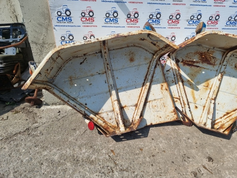 Ford 5000, 6000, 7000 Mudguard Pair As Pictures, 82008463, 82008463 - Kotflügel: das Bild 2 Ford 5000, 6000, 7000 Mudguard Pair As Pictures, 82008463, 82008463 - Kotflügel: das Bild 2