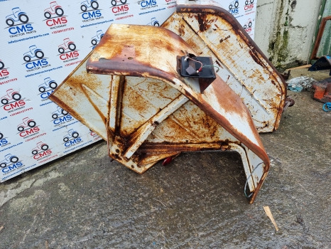 Ford 5000, 6000, 7000 Mudguard Pair Genuine, 82008463, 82008463 - Kotflügel: das Bild 3 Ford 5000, 6000, 7000 Mudguard Pair Genuine, 82008463, 82008463 - Kotflügel: das Bild 3