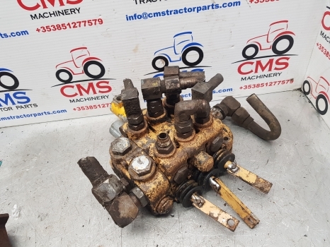 Ford 655, 655a, 550, 555, 555a Digger Loader Control Hydraulic Valve Complete - Hydraulik ventil für Baggerlader: das Bild 1 Ford 655, 655a, 550, 555, 555a Digger Loader Control Hydraulic Valve Complete - Hydraulik ventil für Baggerlader: das Bild 1